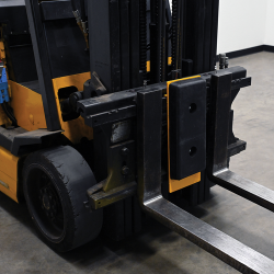 Molded rubber steel class IV fork truck carriage bumper 2 inch depth bolt on heavy duty