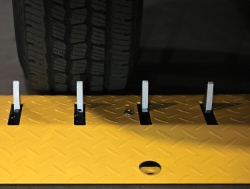 Steel Spiked Traffic Speed Bump 39" Wide 20 Ton Axle Load Capacity